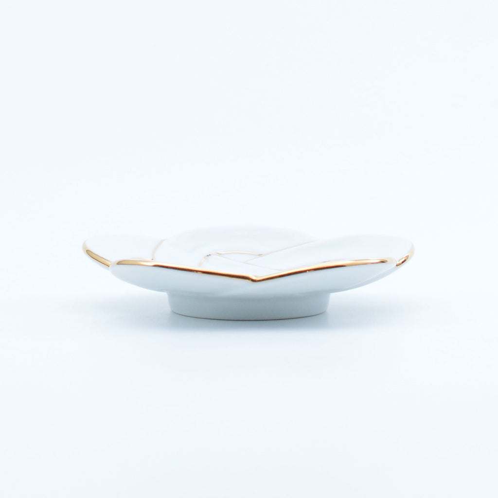 Engimono Plate, Plum Knot