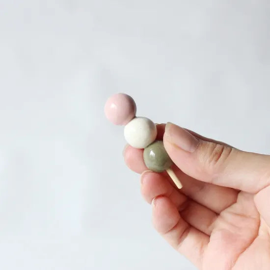 Sanshoku Dango Chopstick Rest