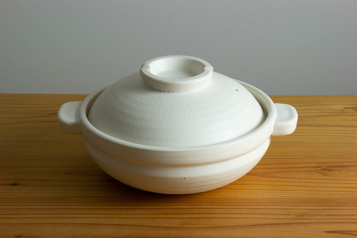 Kamoshika Donabe Clay Pot, White