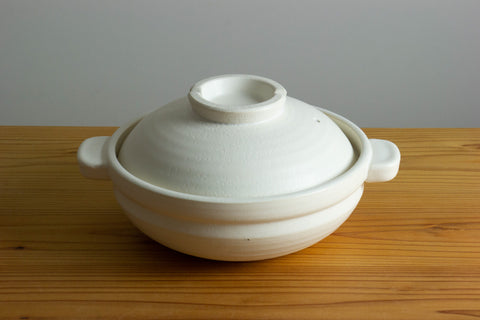 Kamoshika Donabe Clay Pot, White