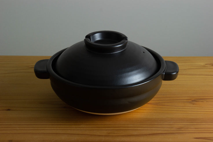 Kamoshika Donabe Clay Pot, Black