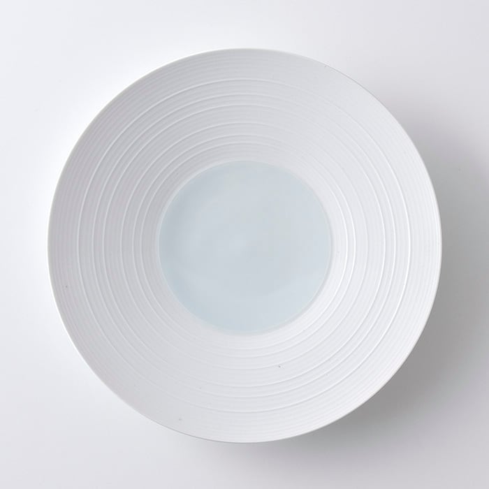 Seihakuji Plate, Medium