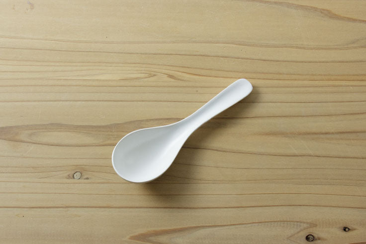 Kamoshika Ceramic Round Spoon, White