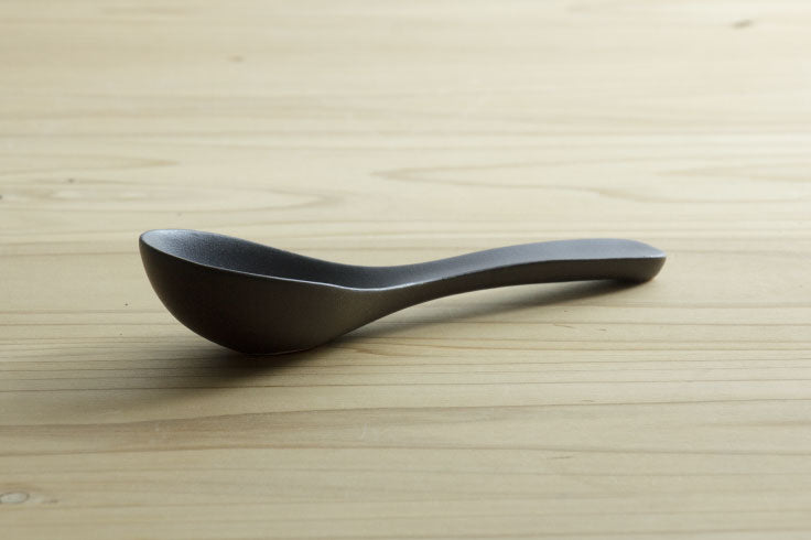 Kamoshika Ceramic Round Spoon, Black
