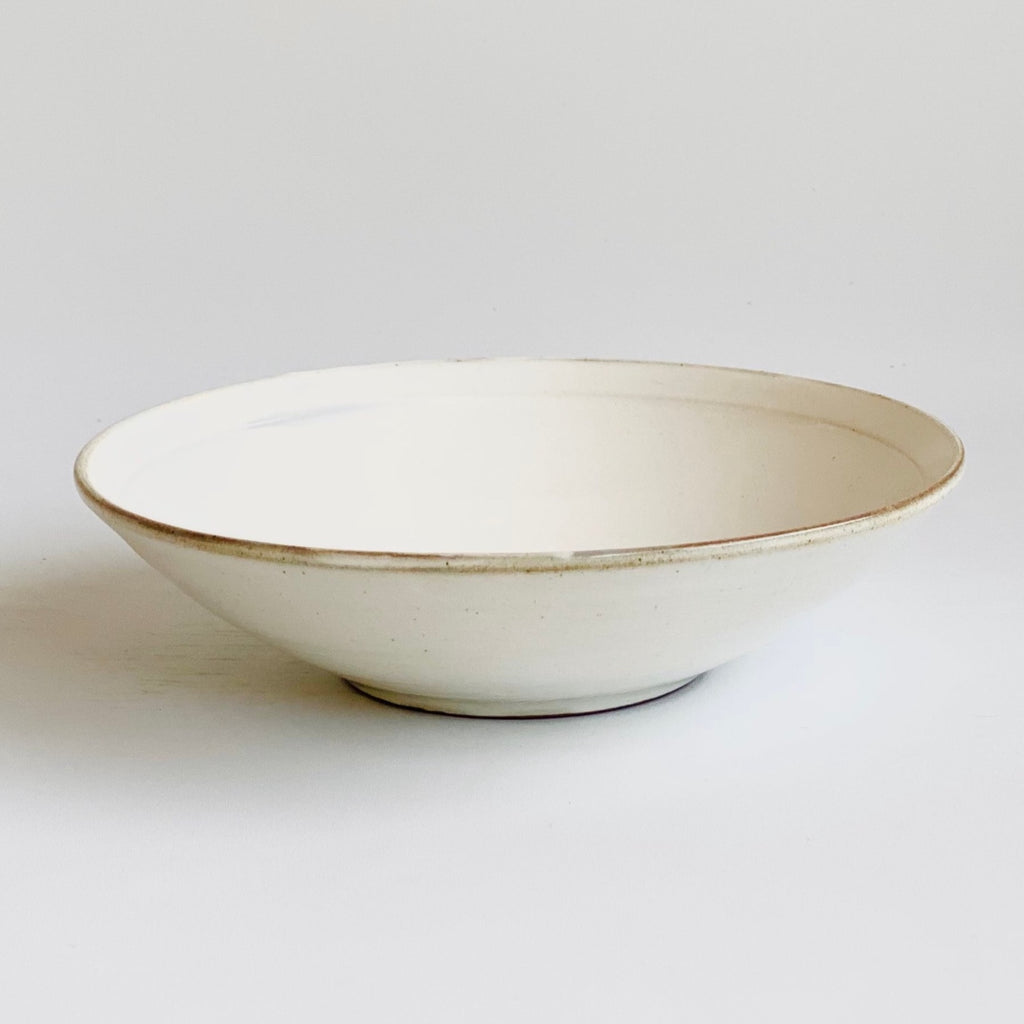 Large Kairagi Bowl, Straw Ash Glaze