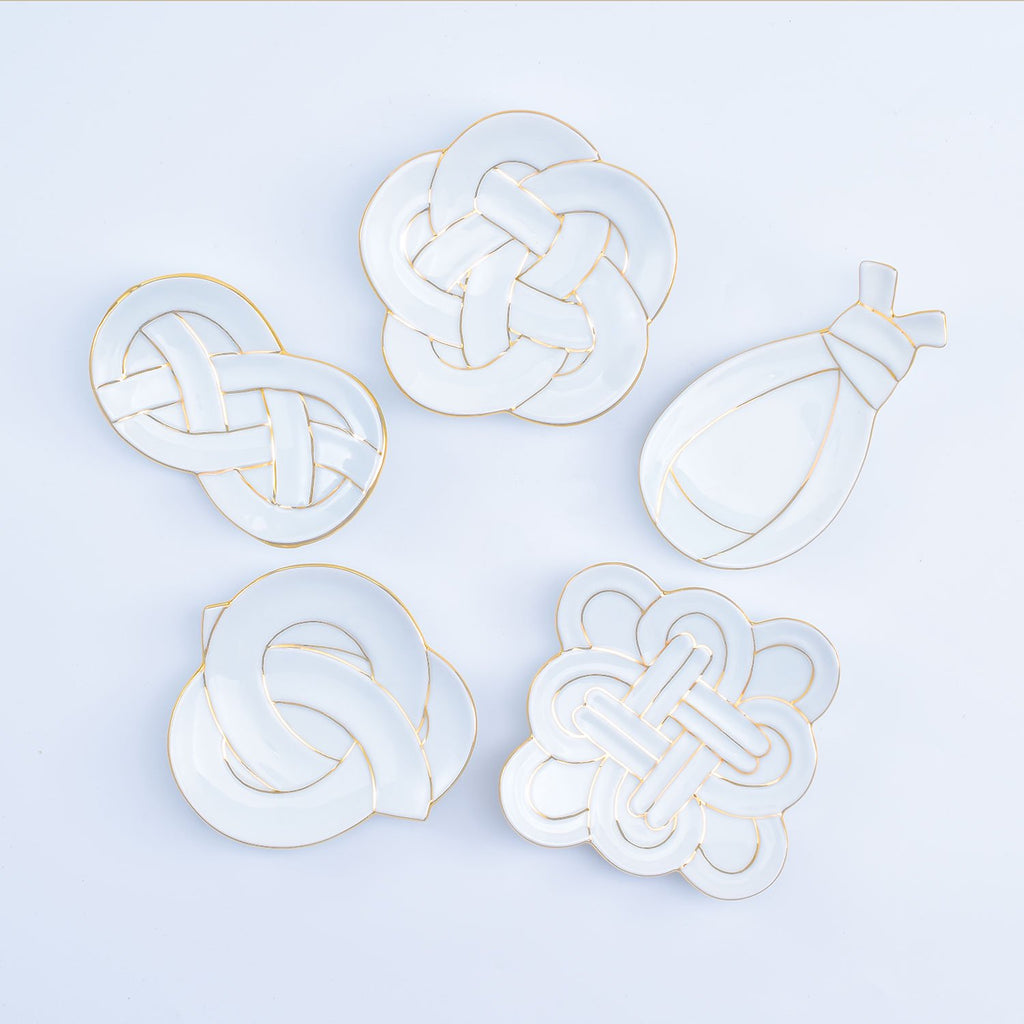 Engimono Plate, Plum Knot